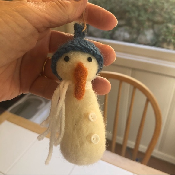 NWT Felted ornament, snowman with hat - Picture 1 of 3